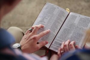 What Does the Bible Say About the Catholic Church? Scriptural Perspectives Explored!