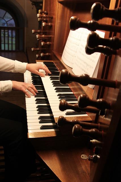 What Is a Cantor in Catholic Church? Exploring Liturgical Music Roles! 2 What Does a Cantor Do in the Catholic Church?