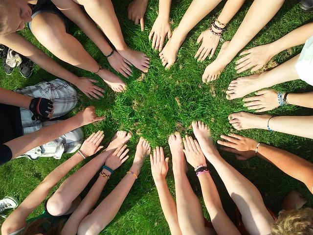 Discover the Divine: Catholic Healing Mass Insights 16 The Role of Community: Finding Support and Belonging through the Healing Mass