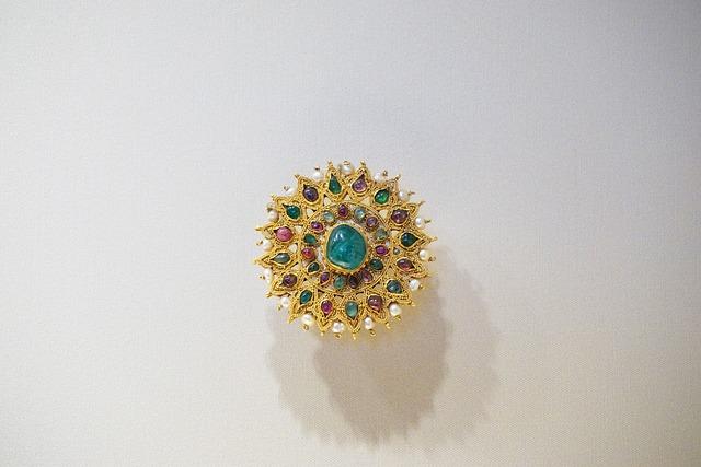 Adventure Awaits: Discovering the Altar at the Tail 9 Heading 8: Cultural Gems Beyond the Trail: Exploring the Local Communities near the Altar