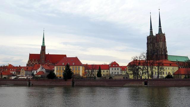 Understanding the theological differences between Lutherans and Catholics