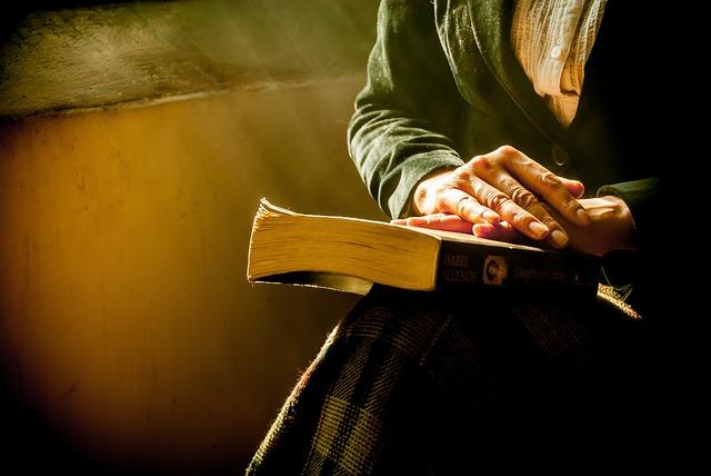 2. Reflecting on Personal Experiences: Signs of God's Blessings in Everyday Life