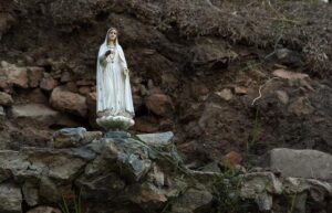 How Do You Make a Spiritual Altar? Creating Your Sacred Space