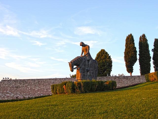 Top 10 Saints in the Catholic Church: Who Are They and What Are Their Stories? 3 Explore the Lives of St. Francis of Assisi and St. Teresa of Calcutta