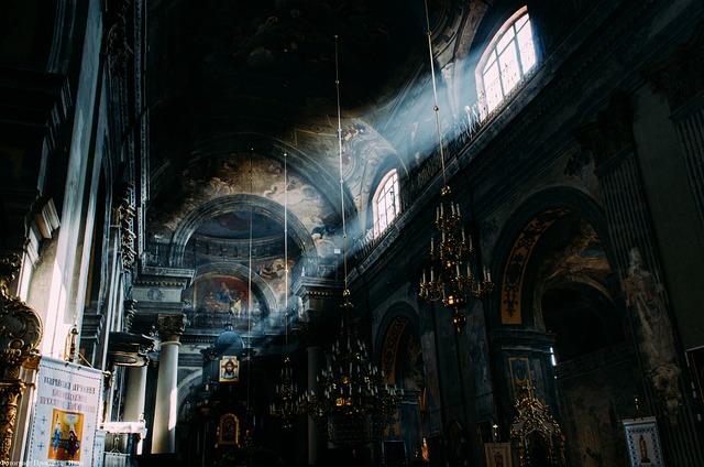 Who Can Administer Holy Orders? Ecclesiastical Roles Discussed 7 Historical perspectives on who can administer Holy Orders