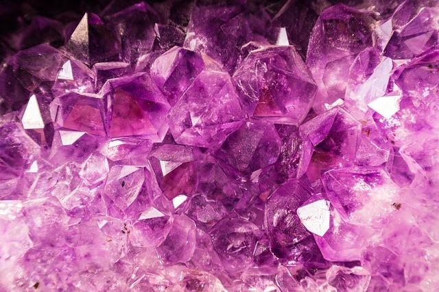 How to Build a Meditation Altar: Finding Inner Peace 9 Harnessing the Power of Crystals on Your Altar